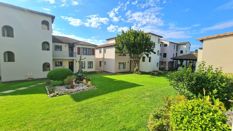 2 Bedroom Property for Sale in Bowtie Western Cape
